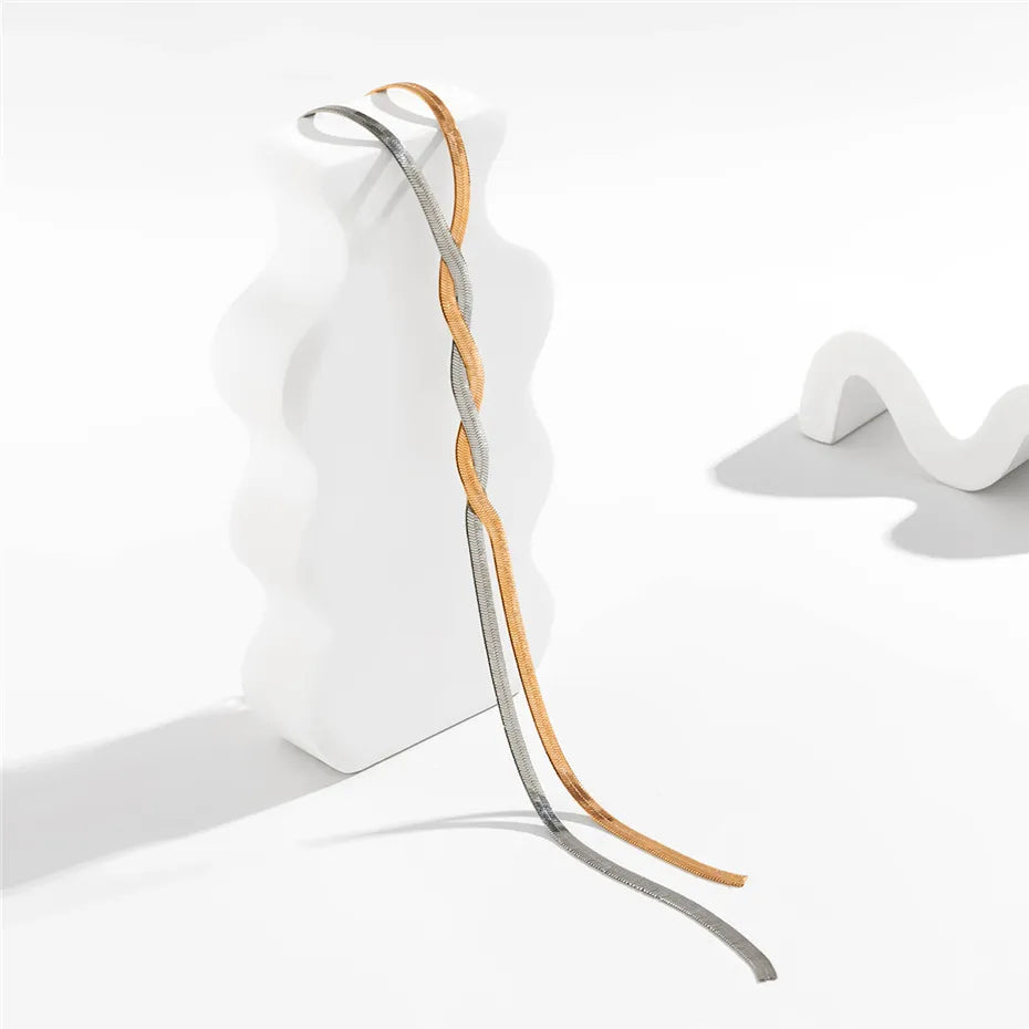 Elegante lange halsketting met verstelbaar slangenontwerp